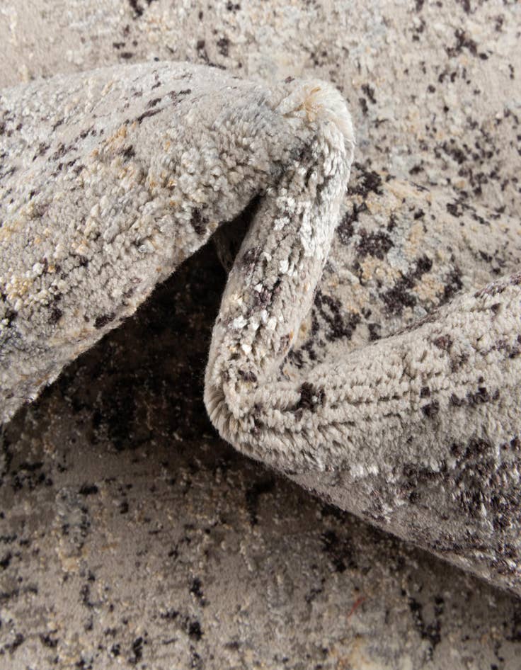 Detail image of 2' 7 x 8' Noble Runner Rug