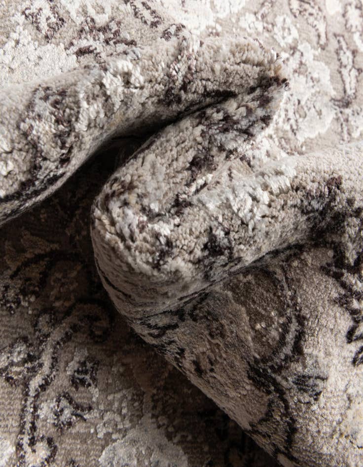 Detail image of 2' 7 x 8' Noble Runner Rug