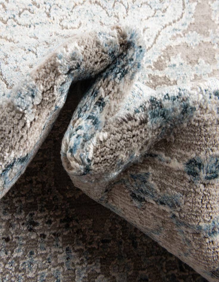 Detail image of 2' 7 x 8' Noble Runner Rug