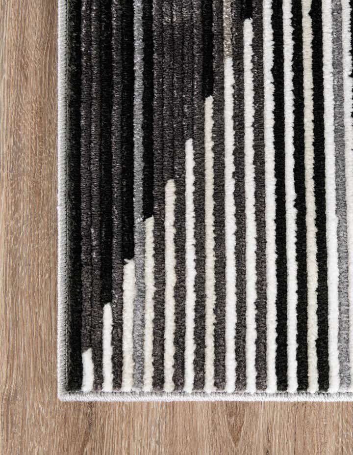 2' 7 x 10' Odyssey Runner Rug