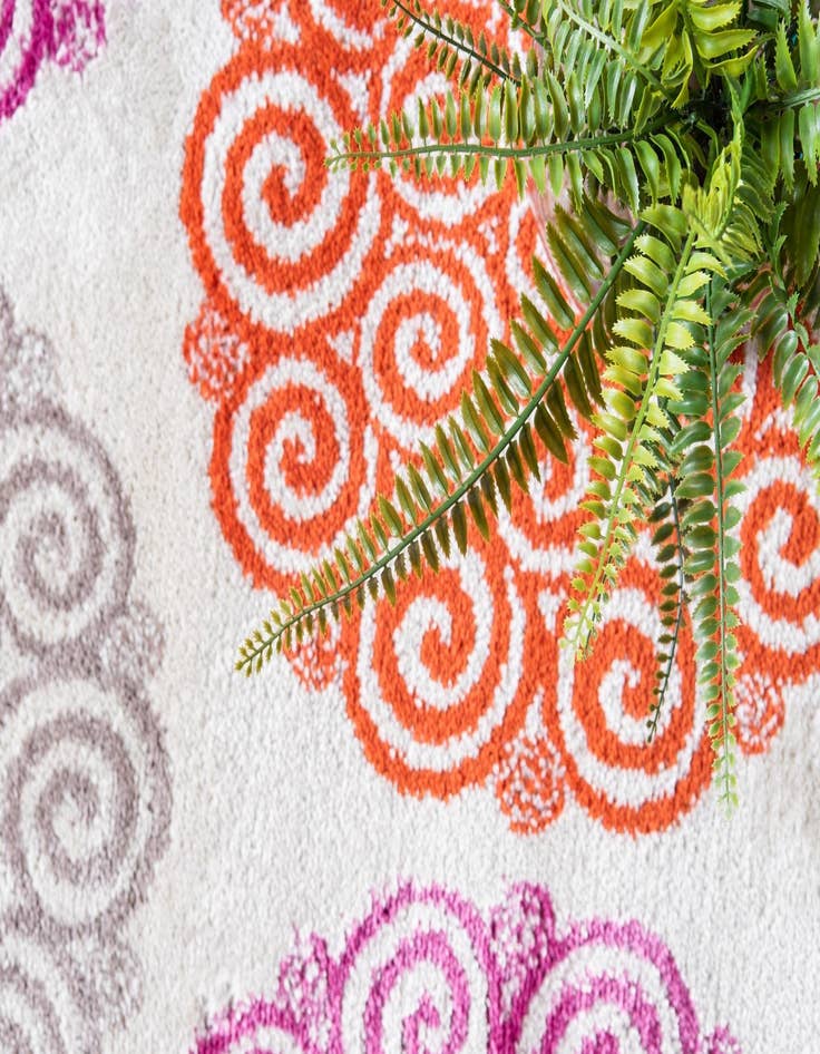 Detail image of Jane Seymour 2' x 6' Open Hearts Runner Rug