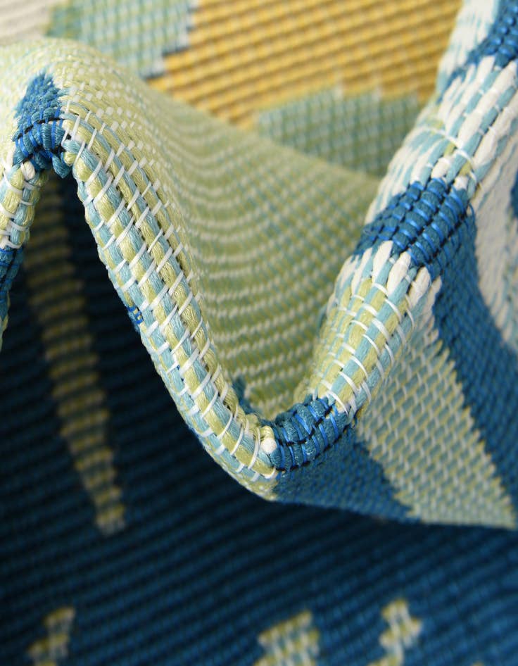 Detail image of 2' 7 x 5' 3  Washable Botanical Indoor / Outdoor Runner Rug