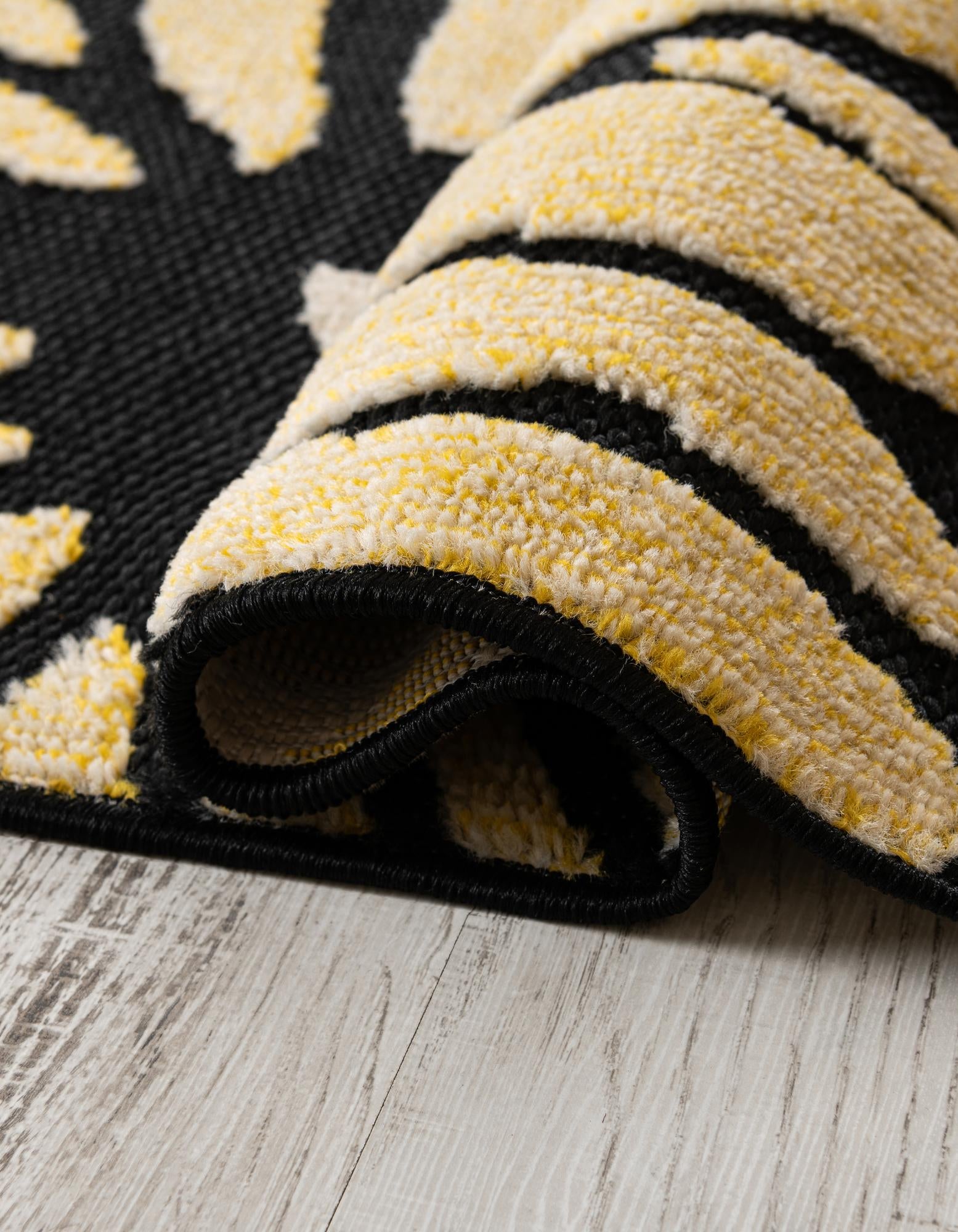 2' 7 x 12' Easy-Clean Casablanca Indoor / Outdoor Runner Rug