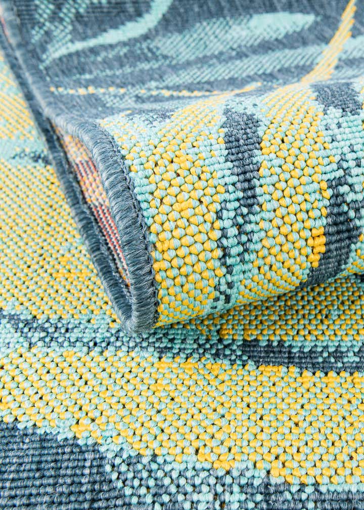 2' 7 x 12' Easy-Clean Coastal Indoor / Outdoor Runner Rug