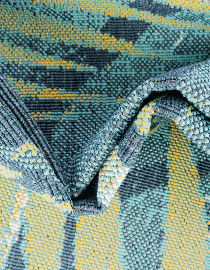 2' 7 x 12' Easy-Clean Coastal Indoor / Outdoor Runner Rug