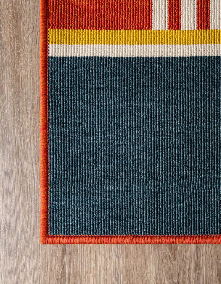 Detail image of 2' 7 x 10' Easy-Clean Modern Indoor / Outdoor Runner Rug