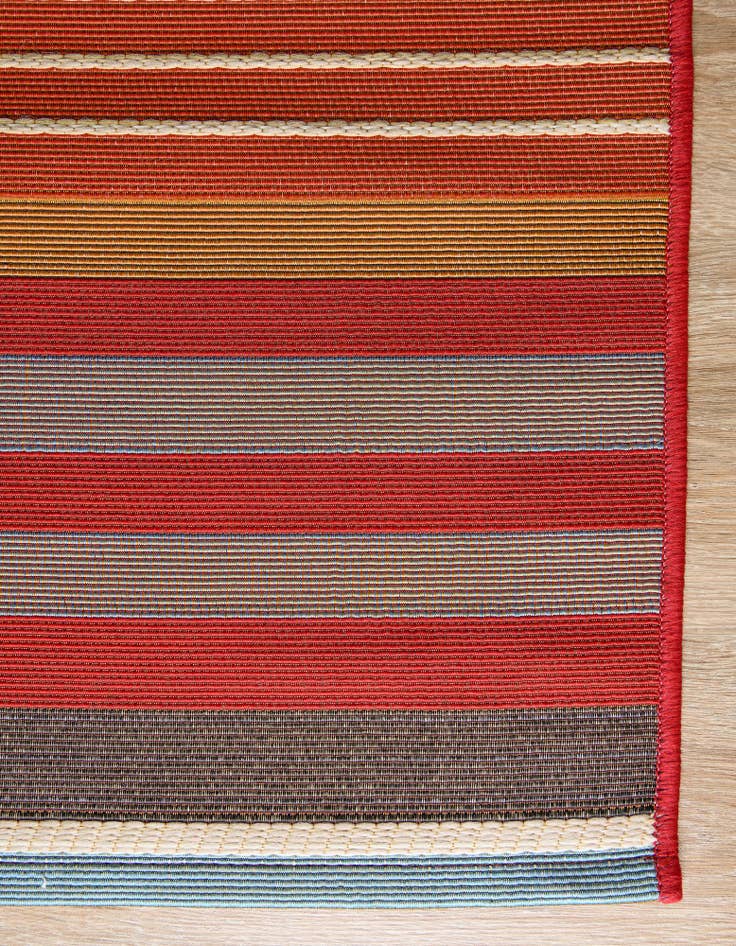 Detail image of 2' x 6' Washable Modern Indoor / Outdoor Runner Rug