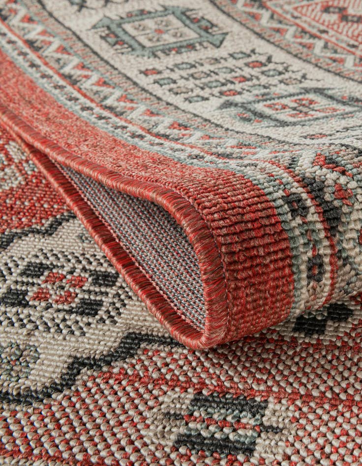 Detail image of 2' 7 x 10'  Washable Traditional Indoor / Outdoor Runner Rug