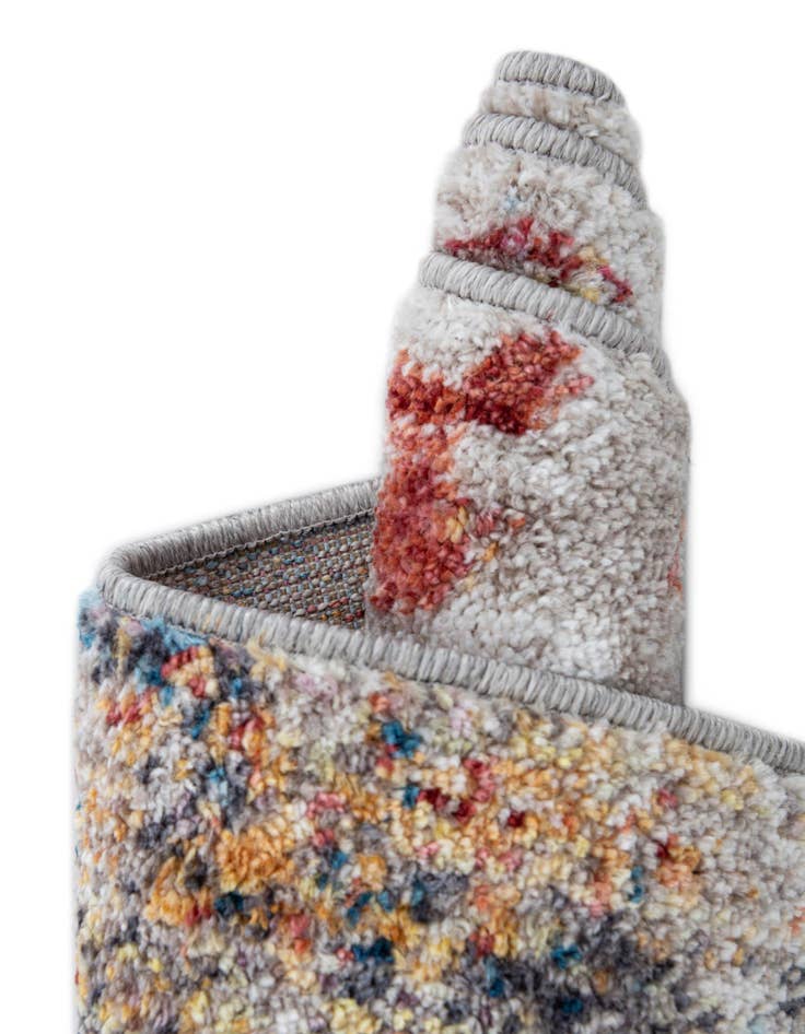 Detail image of 2' 7 x 10' Prism Runner Rug