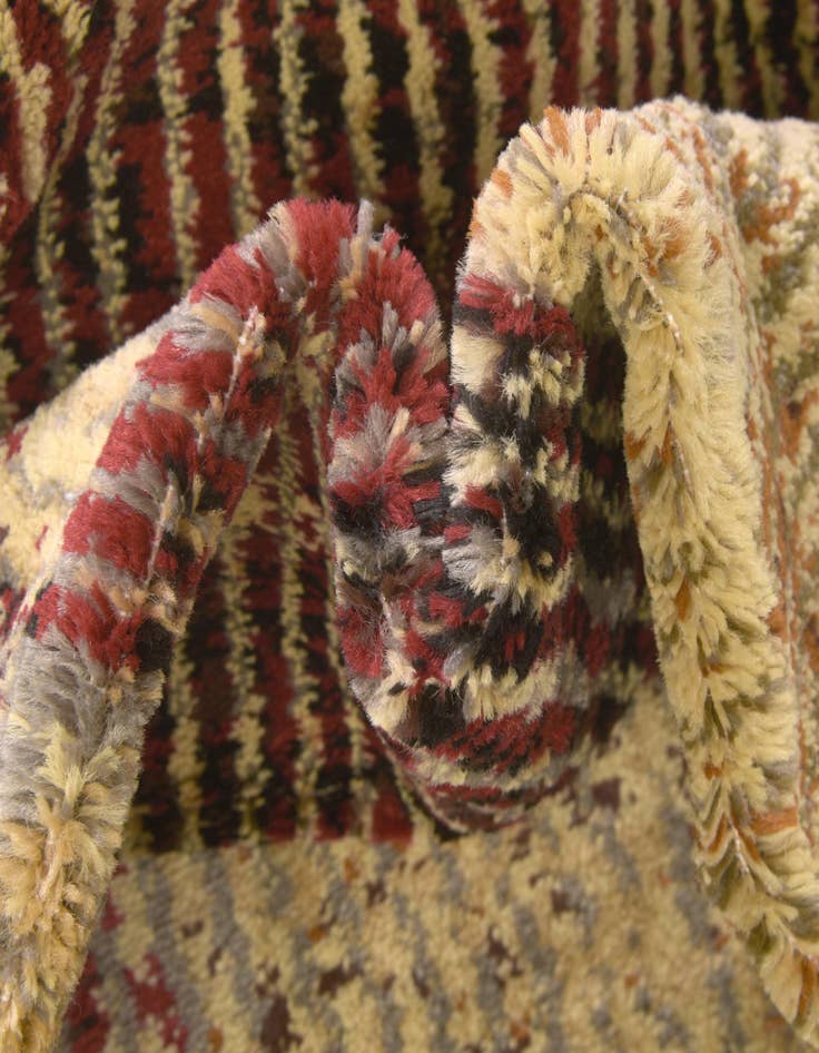 Detail image of 2' 2 x 7' Saturn Runner Rug