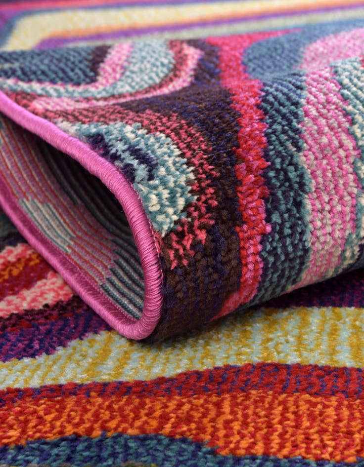 Detail image of 2' 2 x 6' 9 Washable Theia Runner Rug