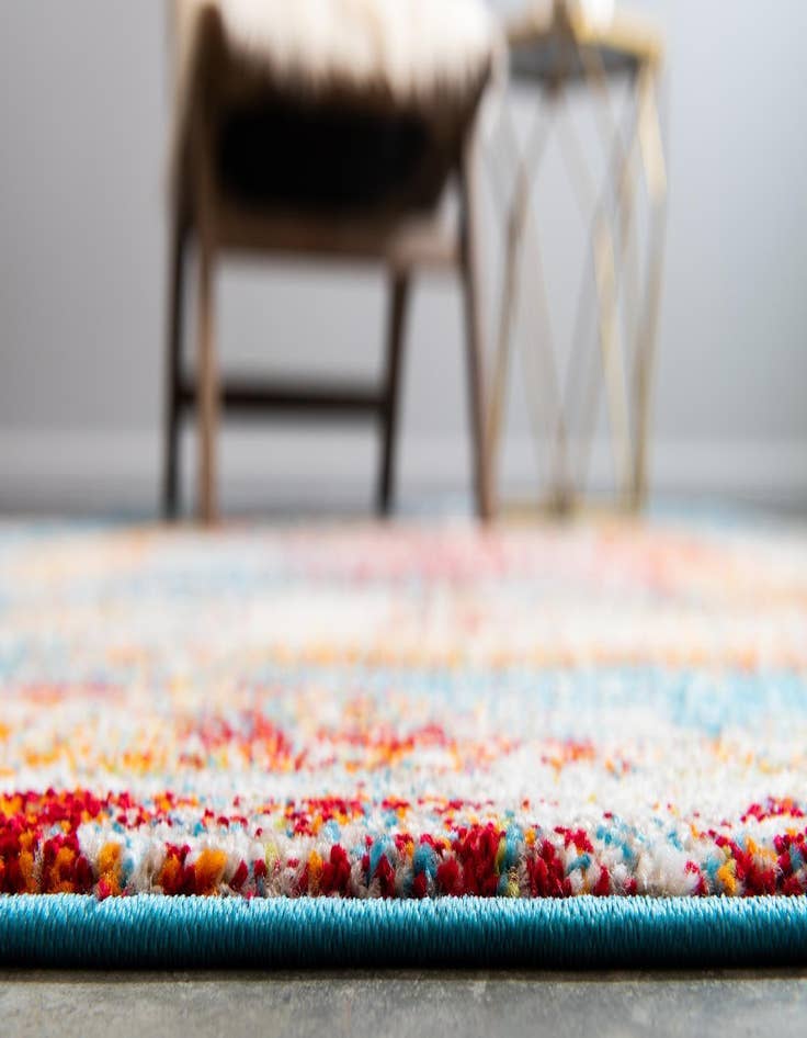 Detail image of 2' 7 x 10' Veneto Runner Rug