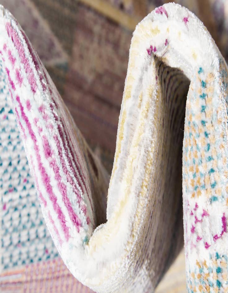 Detail image of 8' x 8' Alexis Square Rug