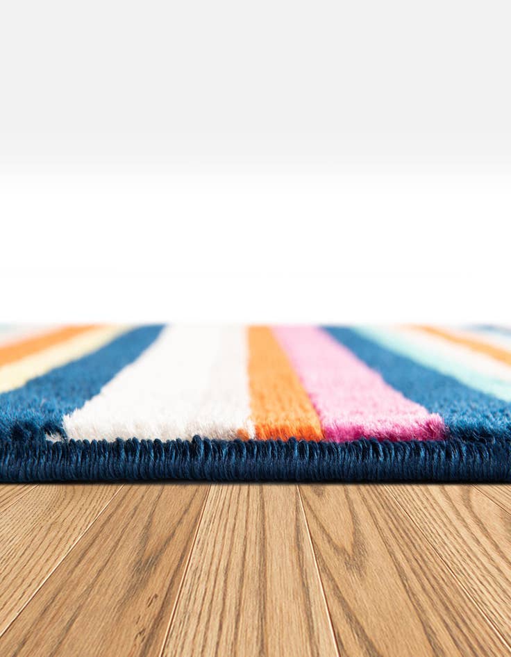 Detail image of 10' x 10' Azalea Square Rug