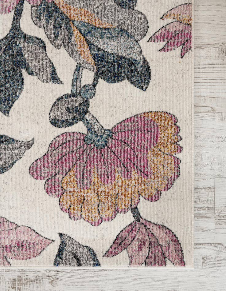 Detail image of 8' x 8' Blossom Square Rug