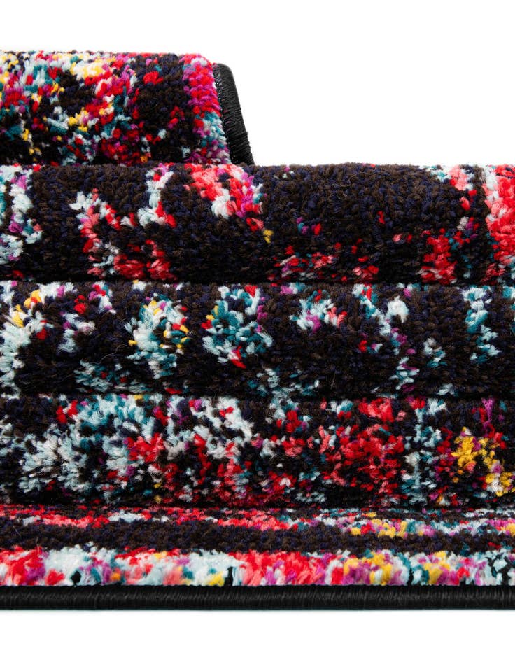 Detail image of 7' 10 x 7' 10 Carrington Square Rug