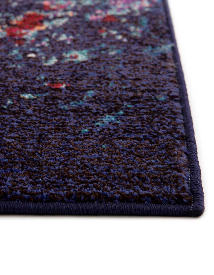 Detail image of 8' x 8'  Washable Casablanca Square Rug