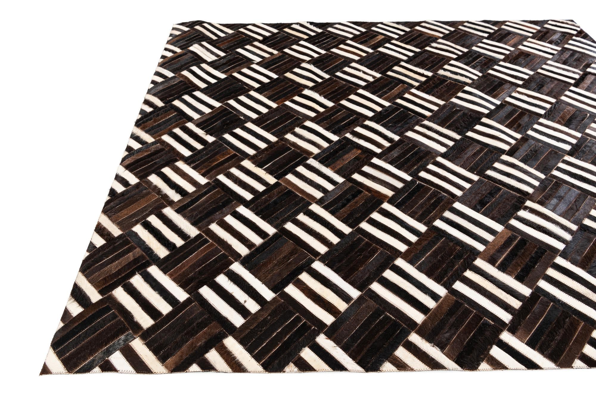 6' x 6' 7 Cowhide Stocks Square Rug