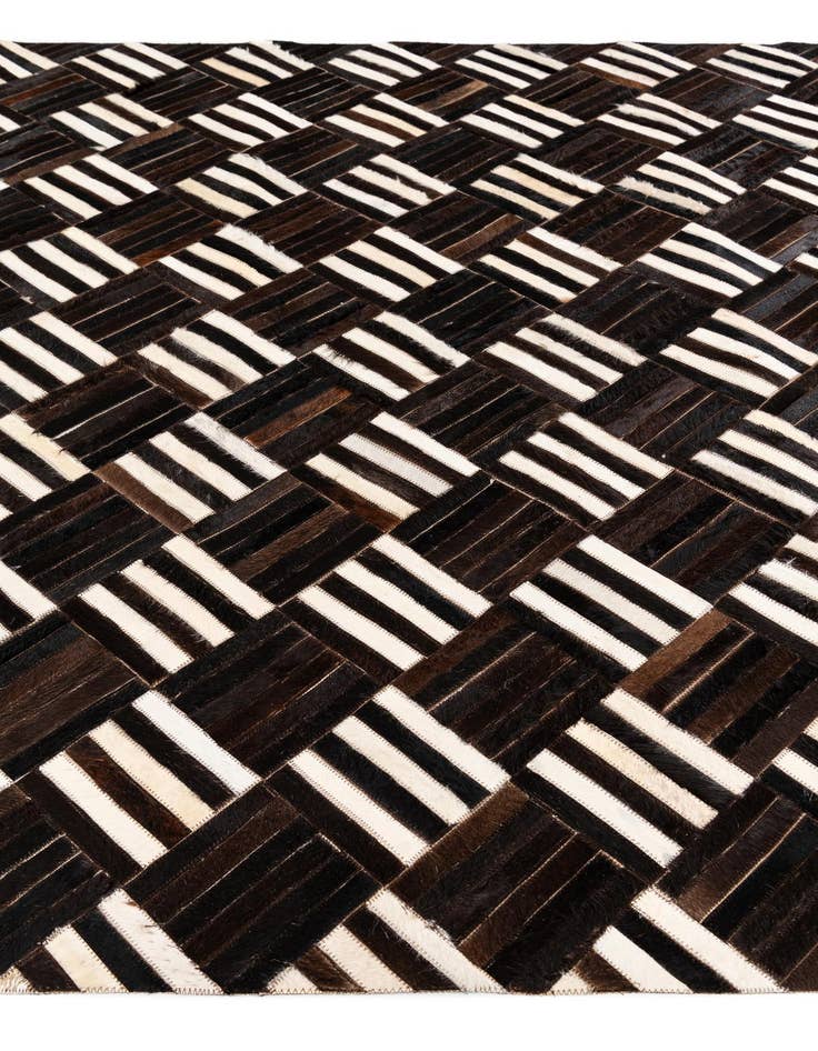 Detail image of 6' x 6' 7 Cowhide Stocks Square Rug