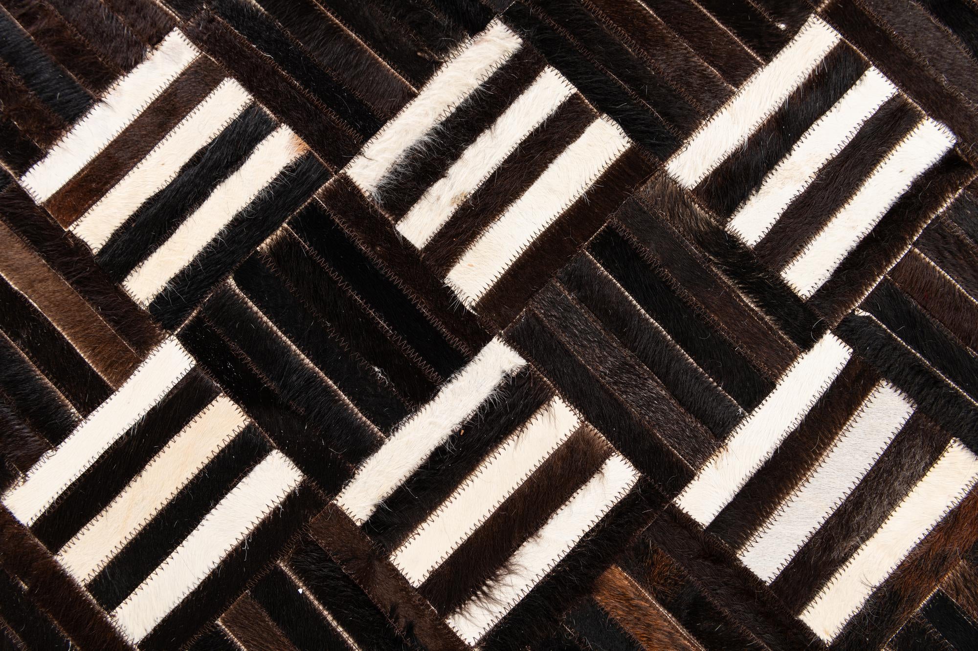 6' x 6' 7 Cowhide Stocks Square Rug