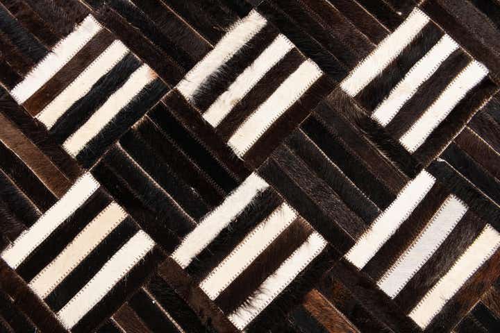 6' x 6' 7 Cowhide Stocks Square Rug