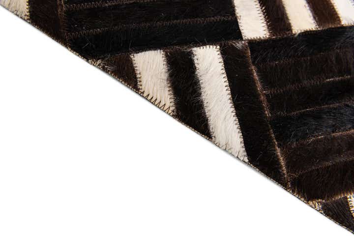 5' 11 x 6' 7 Cowhide Stocks Square Rug