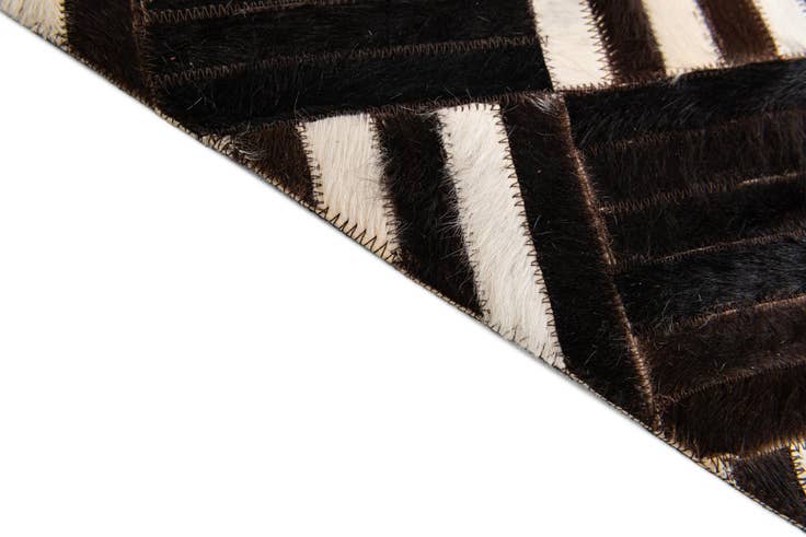 Detail image of 5' 11 x 6' 7 Cowhide Stocks Square Rug