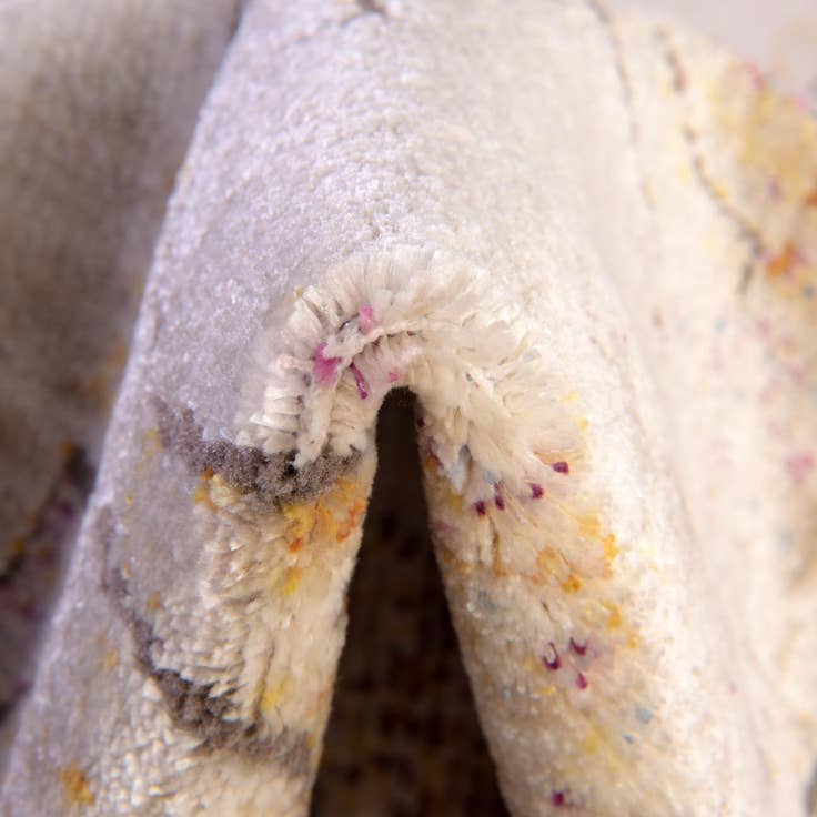 Detail image of 7' 10 x 7' 10 Deepa Square Rug