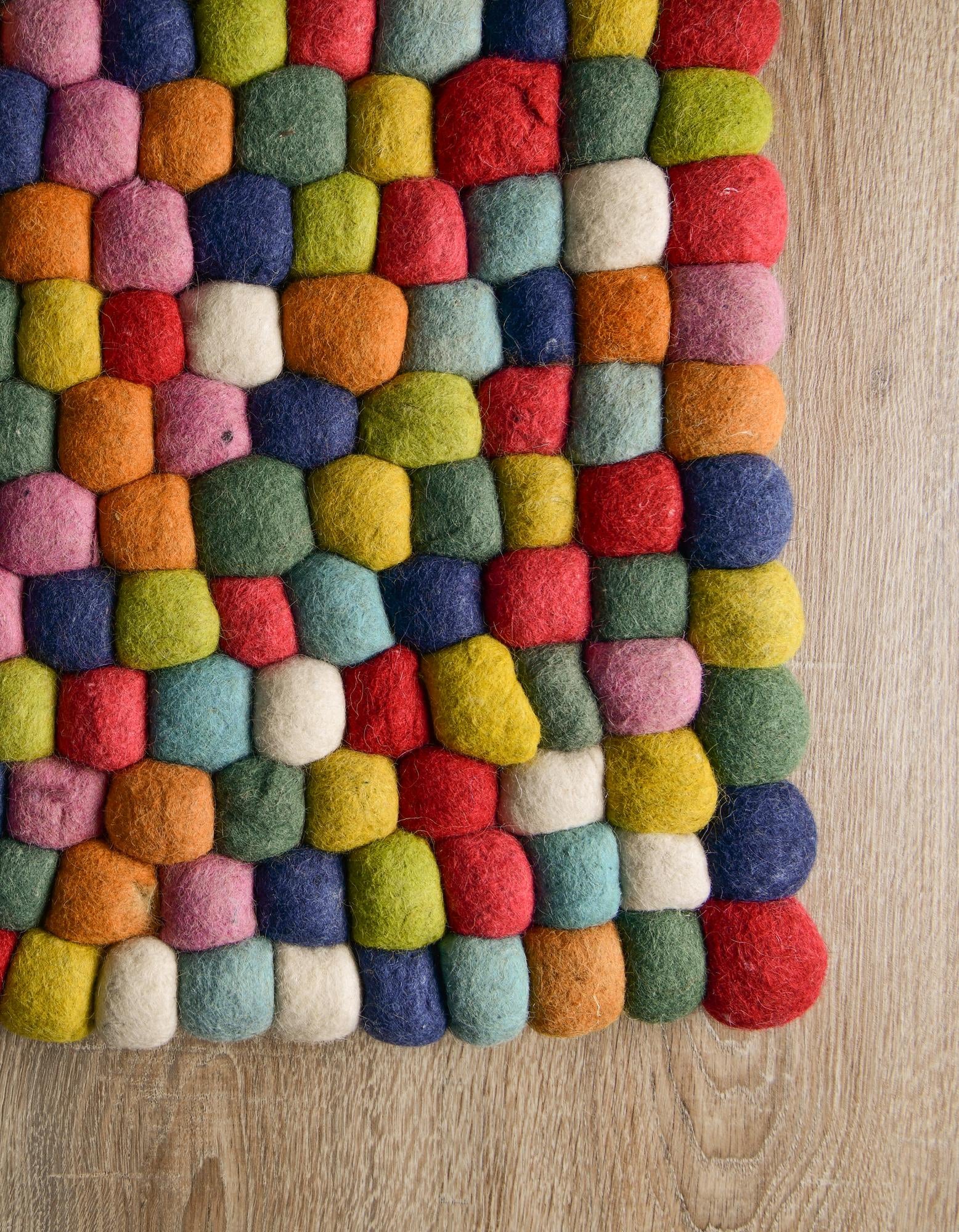 7' 10 x 7' 10 Felt Ball Wool Square Rug