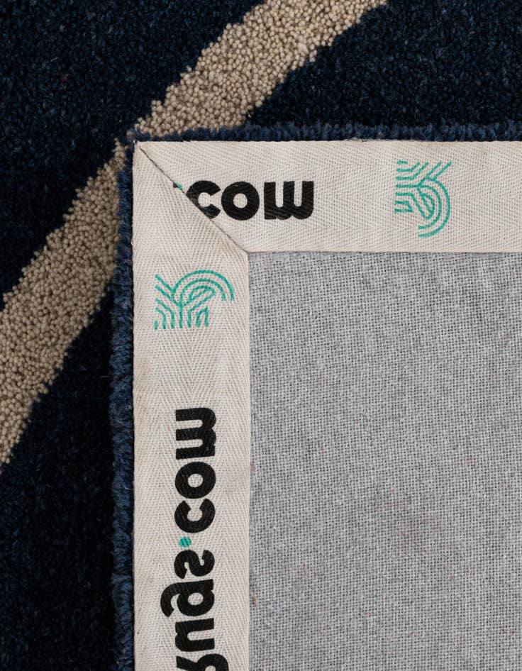 Detail image of 5' 1 x 5' 1 Handtufted Wool Square Rug