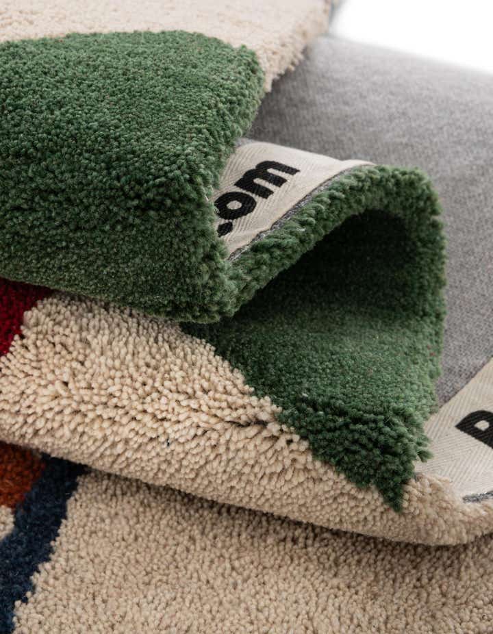 5' 1 x 5' 1 Handtufted Wool Square Rug