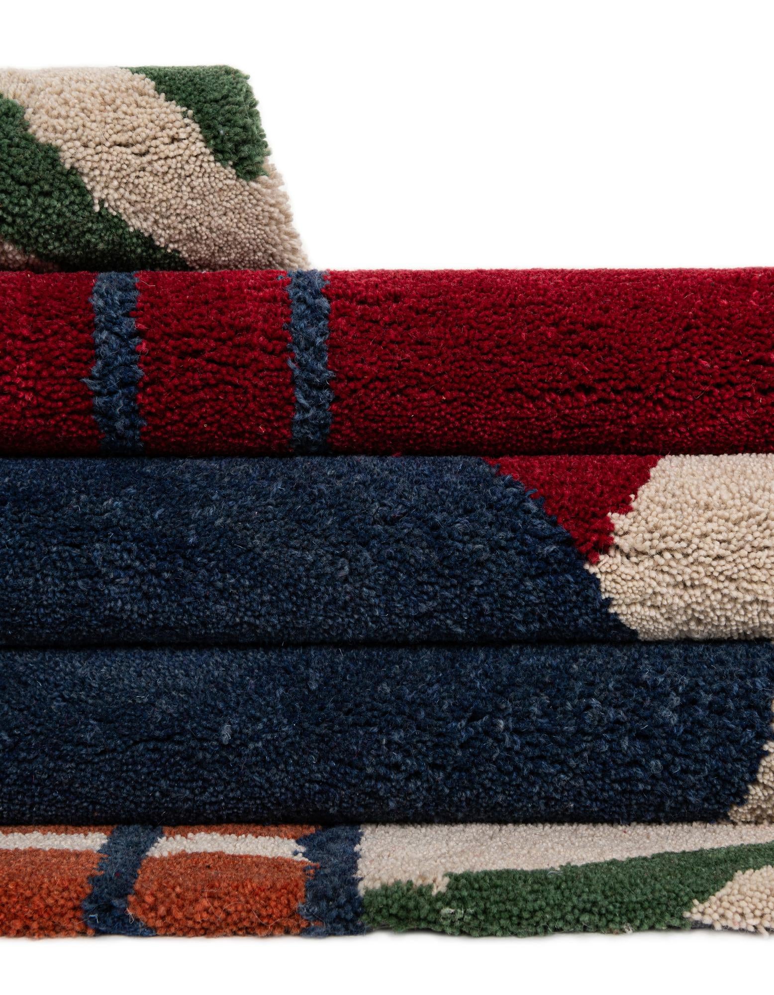 5' 1 x 5' 1 Handtufted Wool Square Rug
