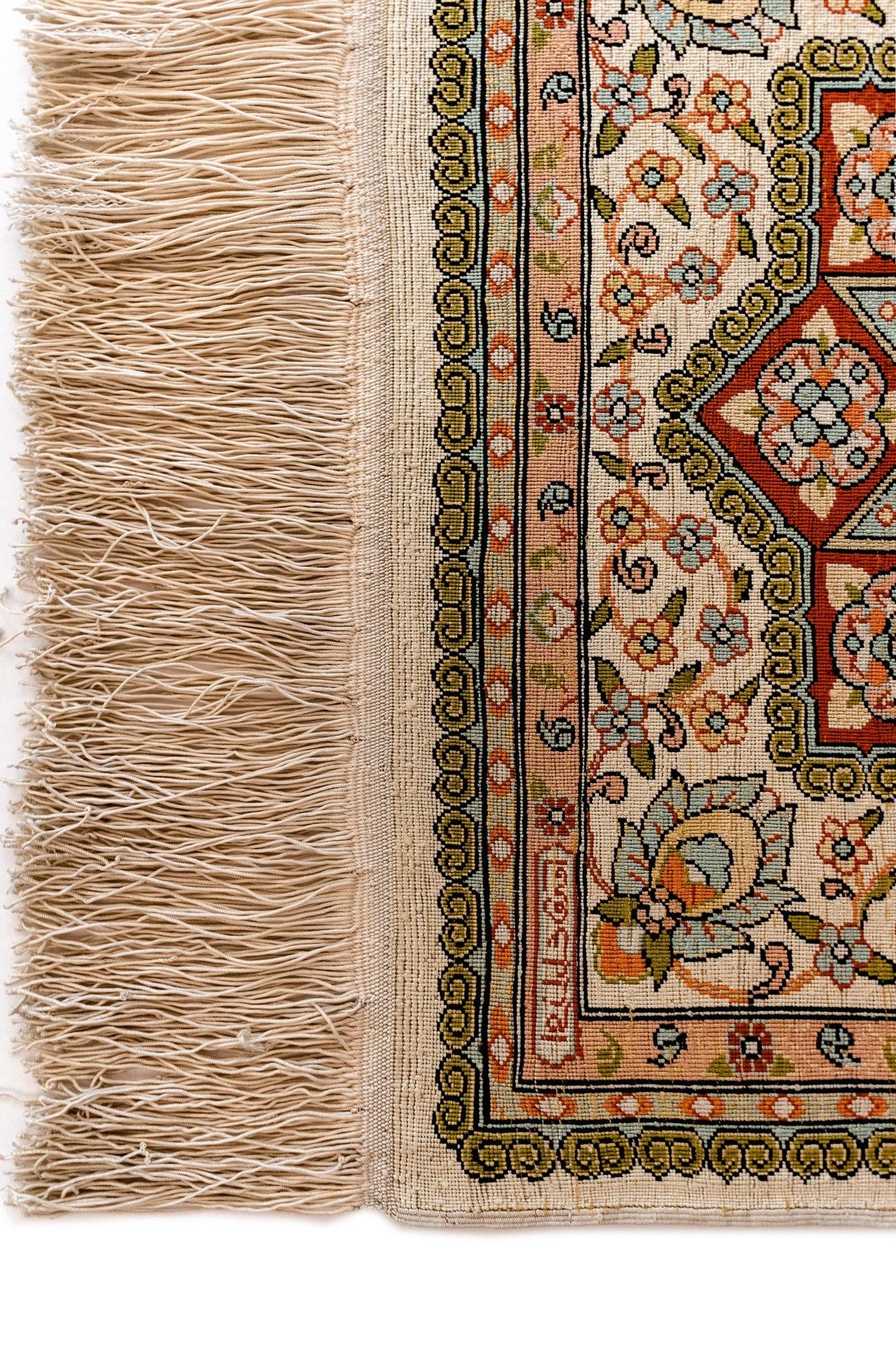 1' 5 x 1' 6 Hereke Silk Square Rug