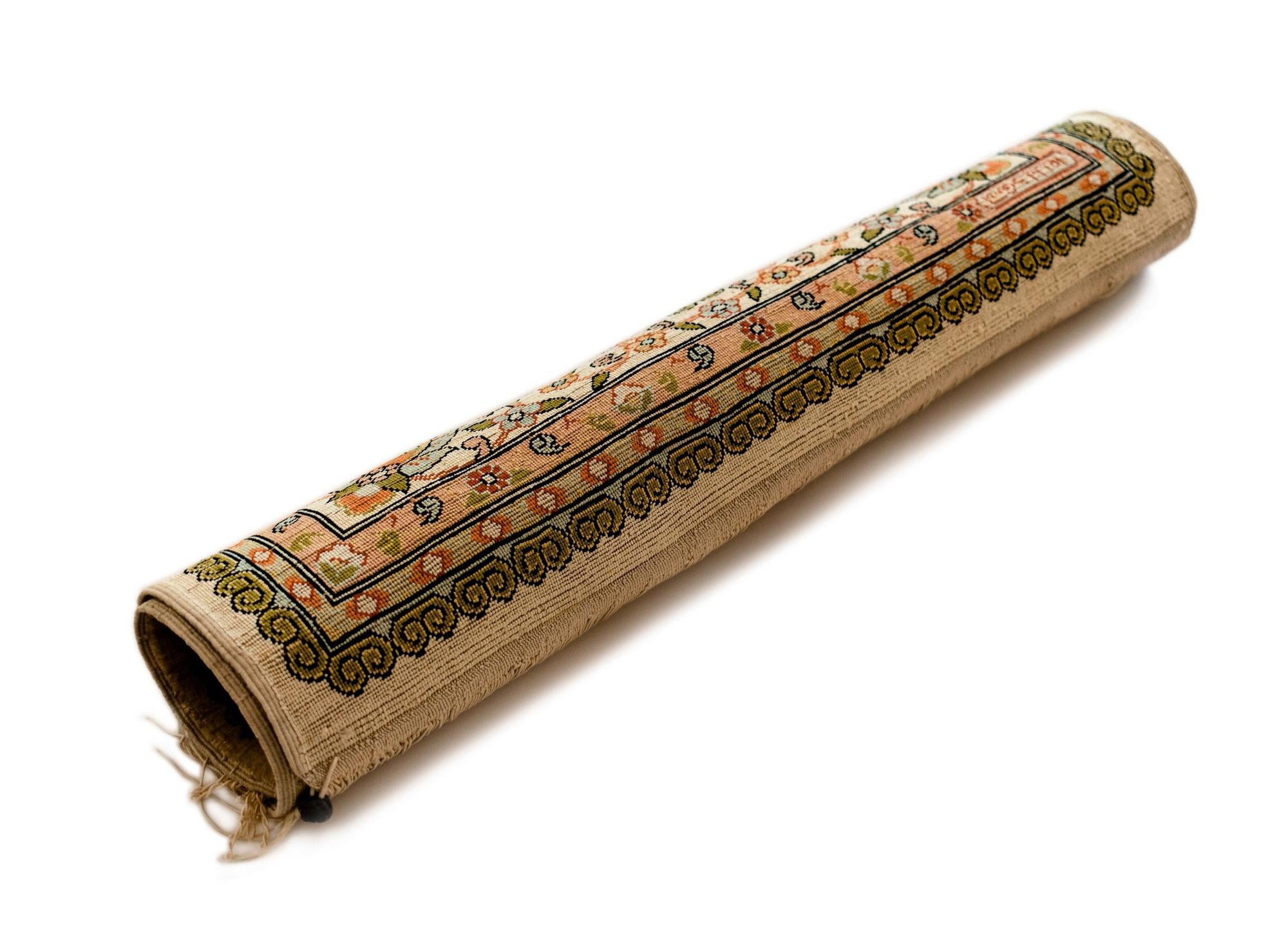 1' 5 x 1' 6 Hereke Silk Square Rug