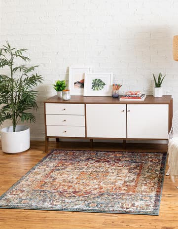 7' 10 x 7' 10 Isabella Square Rug