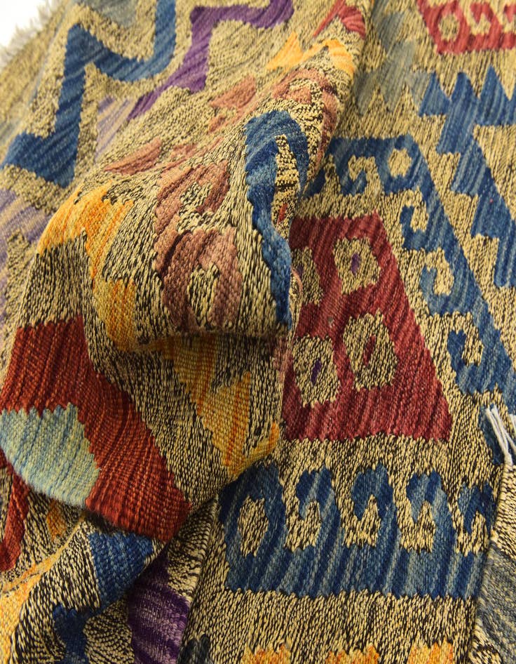 Detail image of 6' 7 x 8'  Hand Woven Kilim Modern Wool Square Rug