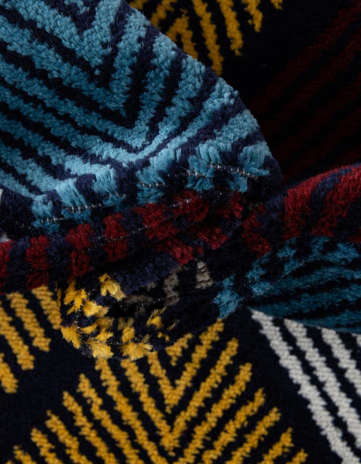 7' 10 x 7' 10 Laguna Square Rug