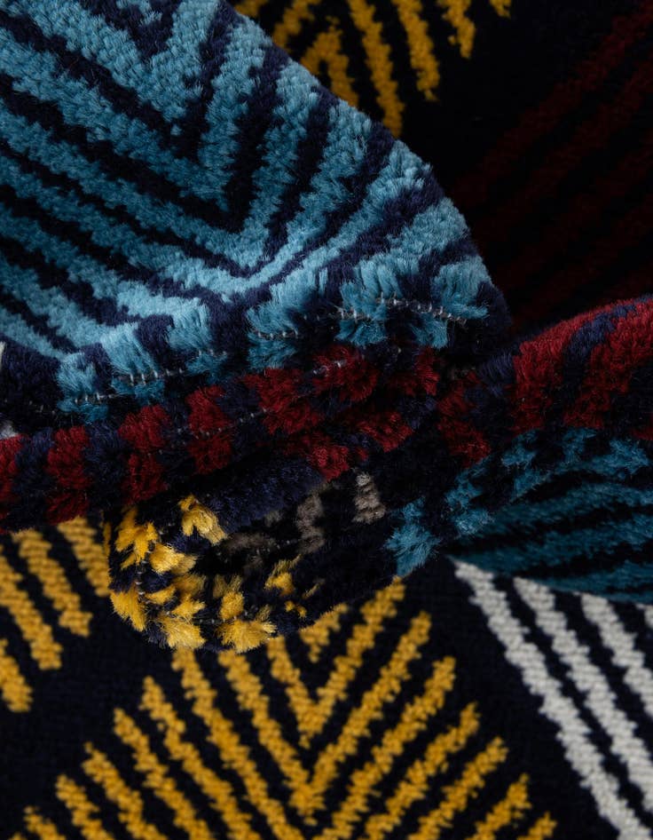 Detail image of 7' 10 x 7' 10 Laguna Square Rug