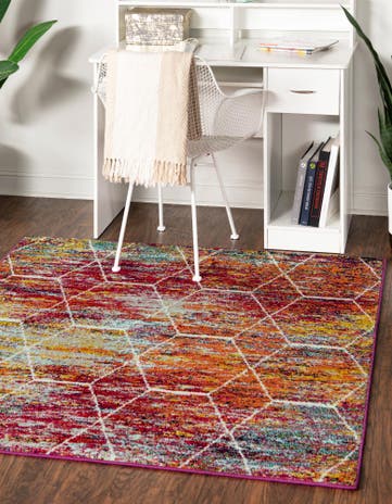 7' 10 x 7' 10 Lattice Frieze Square Rug