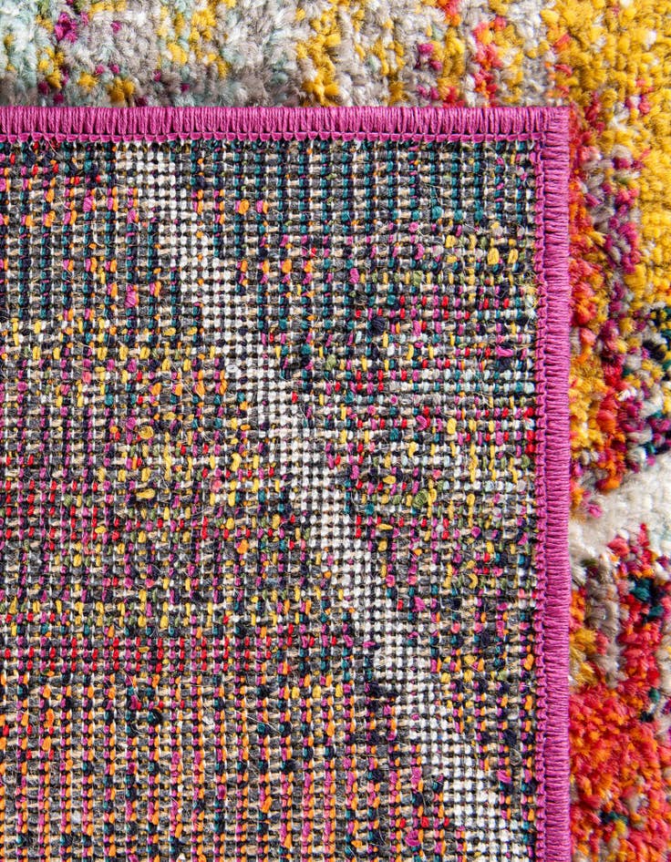 Detail image of 7' 10 x 7' 10 Lattice Frieze Square Rug