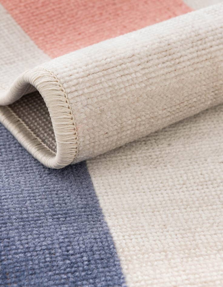 Detail image of 5' x 5' Lotus Square Rug