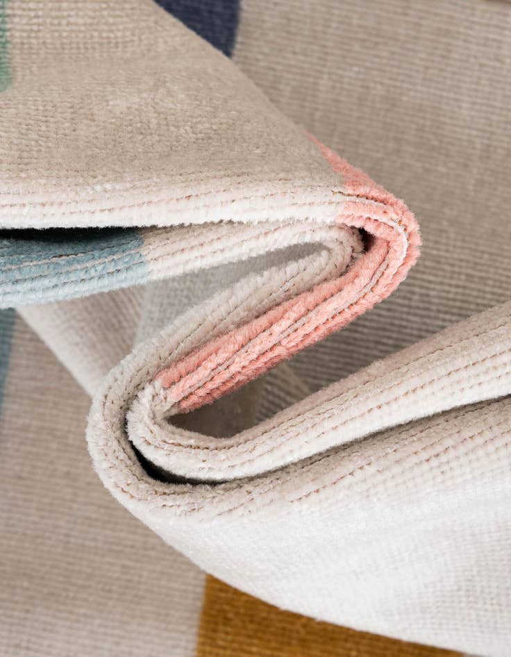 Detail image of 5' x 5' Lotus Square Rug