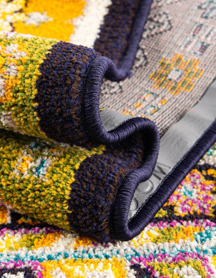 Detail image of 7' 10 x 7' 10 Madeline Square Rug