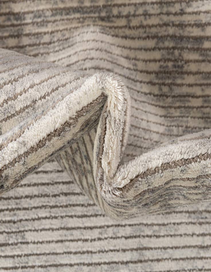 Detail image of 6' 7 x 6' 7 New Vintage Square Rug