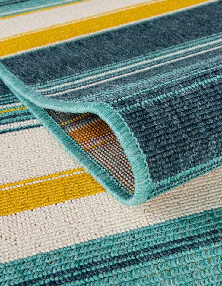 Detail image of 7' 10 x 7' 10  Washable Border Indoor / Outdoor Square Rug
