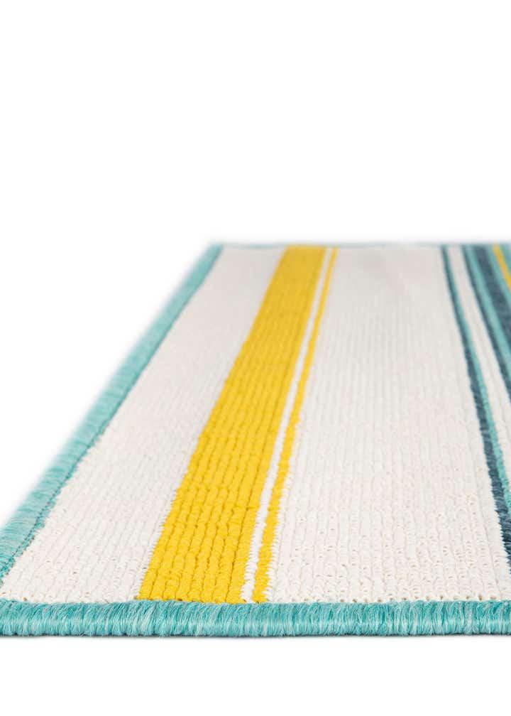7' 10 x 7' 10 Easy-Clean Border Indoor / Outdoor Square Rug