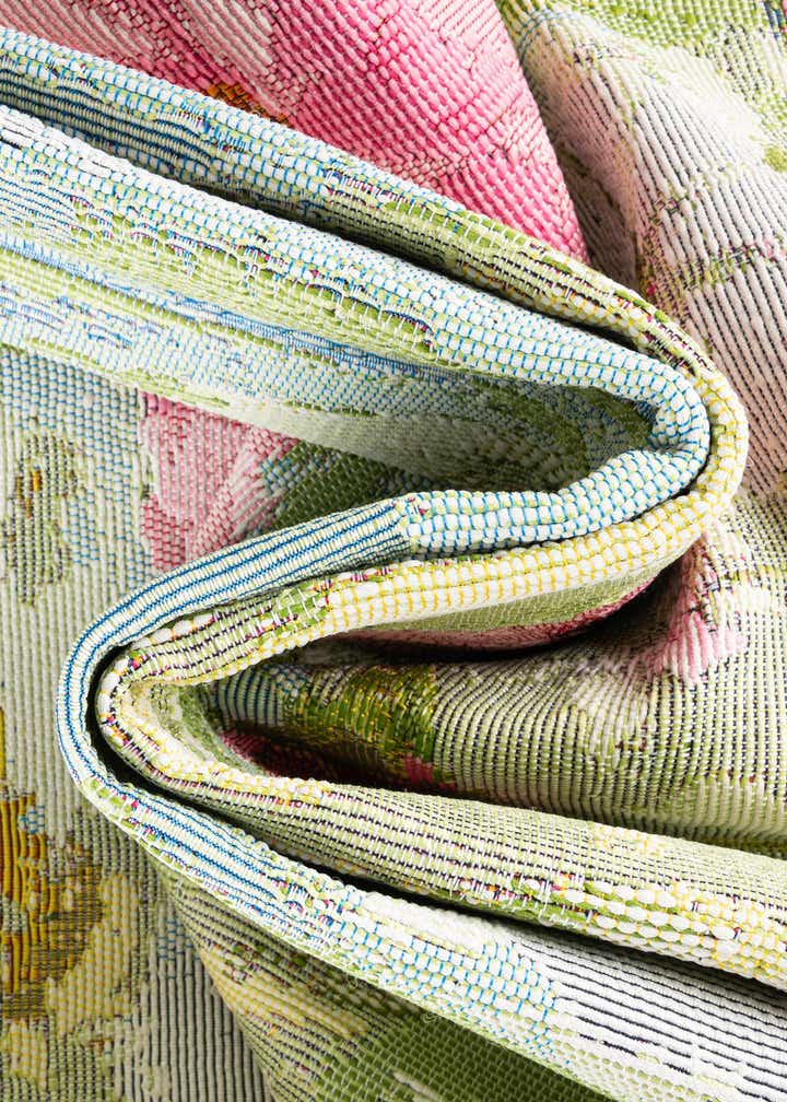 8' x 8' Easy-Clean Botanical Indoor / Outdoor Square Rug