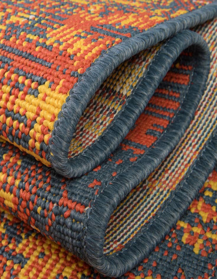 Detail image of 7' 10 x 7' 10  Washable Coastal Indoor / Outdoor Square Rug