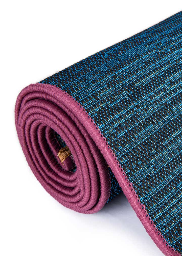 7' 10 x 7' 10 Easy-Clean Modern Indoor / Outdoor Square Rug