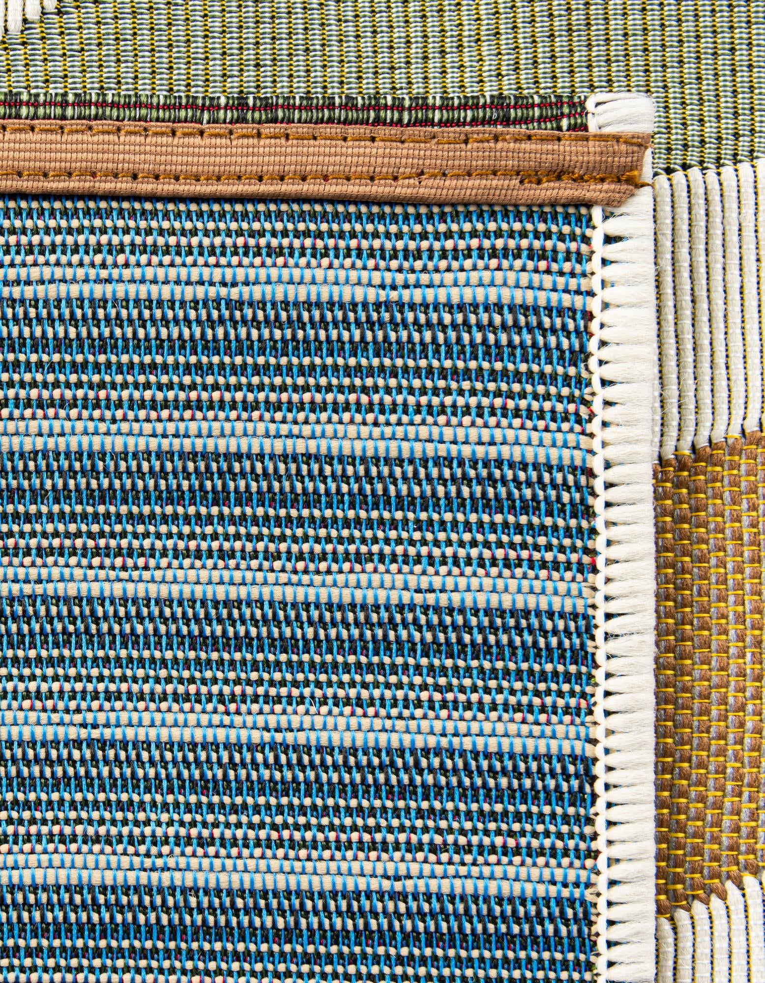 7' 10 x 7' 10 Easy-Clean Modern Indoor / Outdoor Square Rug